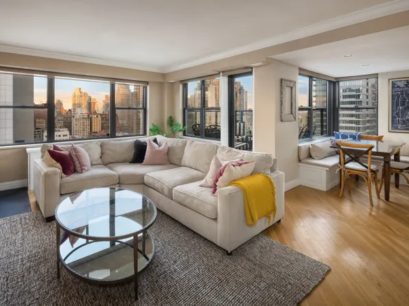 200 East 74th Street image 2 of 12