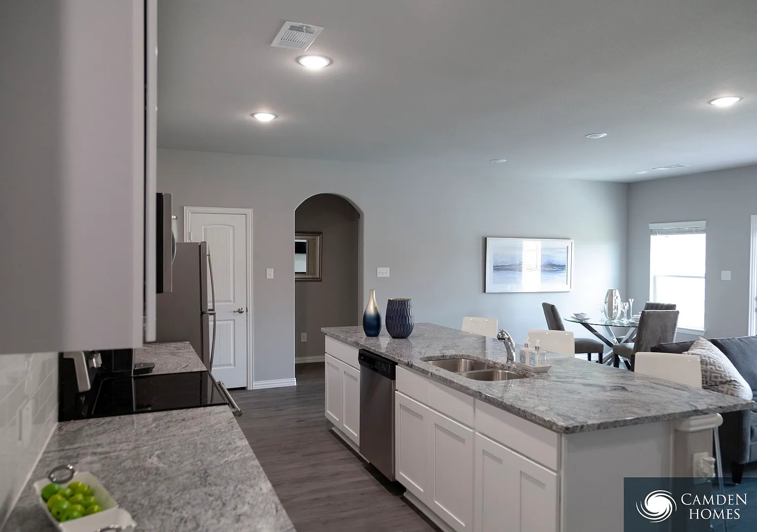 215 Douglas Street — Photo 3