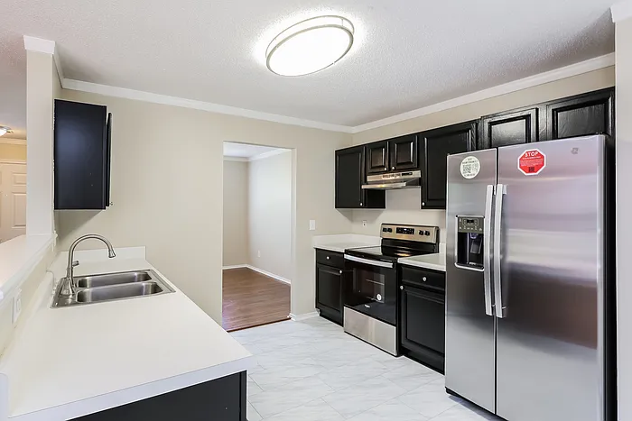 121 Hatters Ct — Photo 6