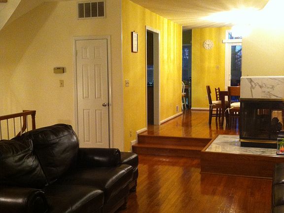 5th image of 5138 Woodford Dr