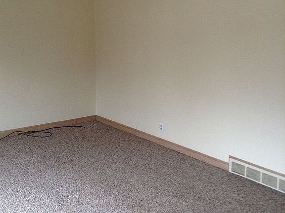 3rd image of 6218 W Wisconsin Ave