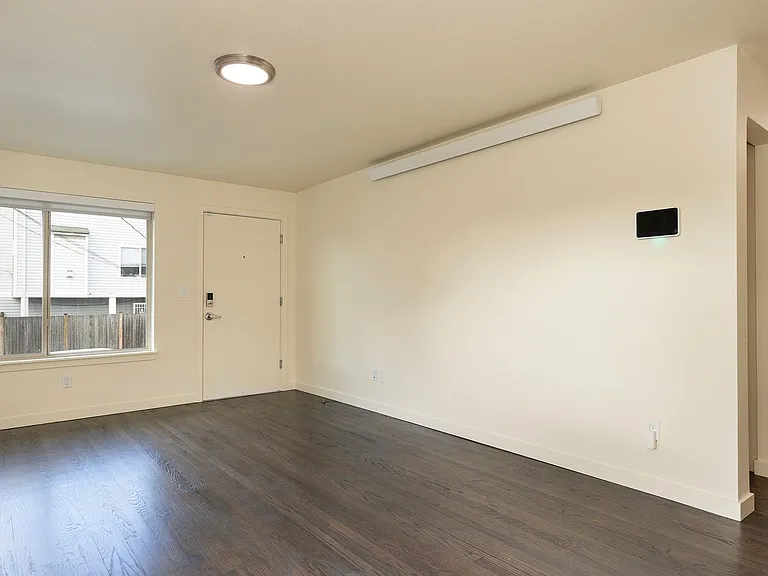 Ballard Seattle 2-Bedroom Apartment for Rent | Private Entrance, In-Unit Washer/Dryer, Smart Home... — Photo 24