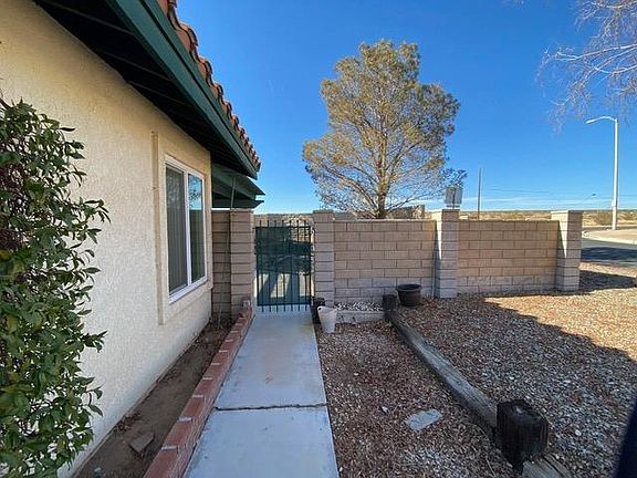 4th image of 27934 Fairacres Ln