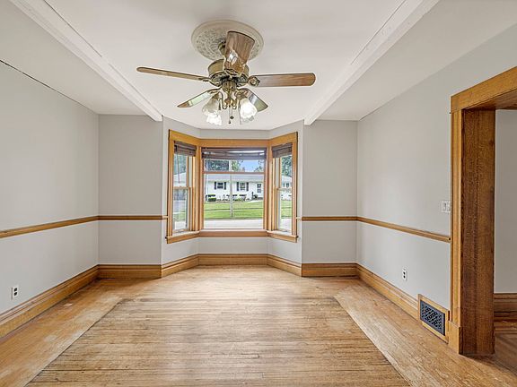 5th image of 902 Wicker St