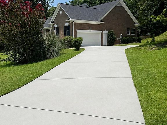 4th image of 104 Fallen Oak Dr