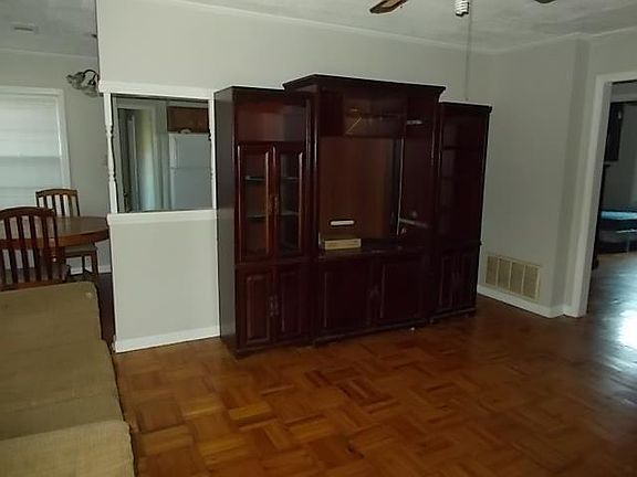 2nd image of 1462 Fairview Ave