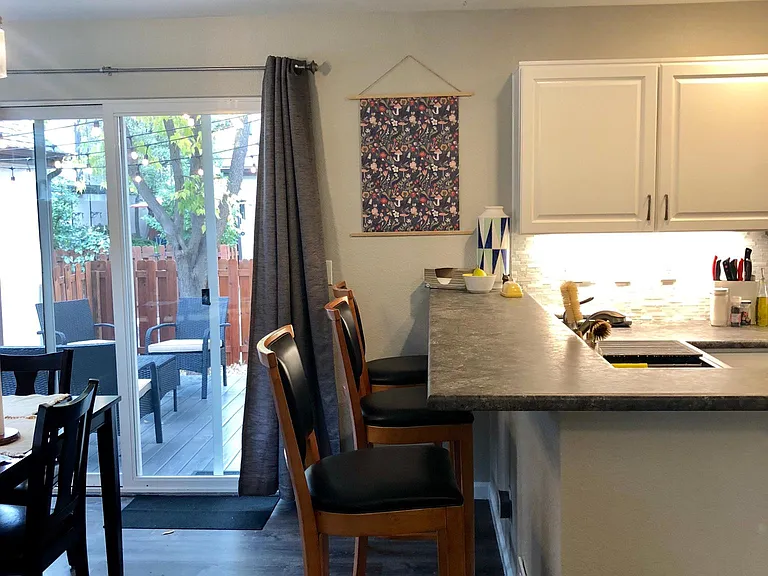 1627 Foxhall Ct — Photo 8