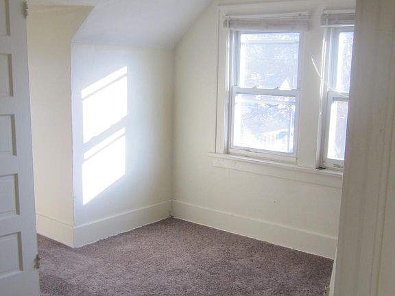 5th image of 438 College Ave