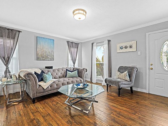3rd image of 1350 W 69th St