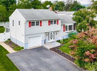 27 Dixon Pl, Wayne, NJ 07470