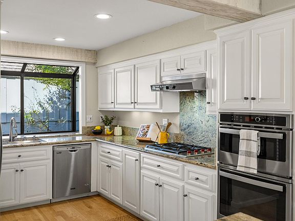 5th image of 28063 Heron Ct