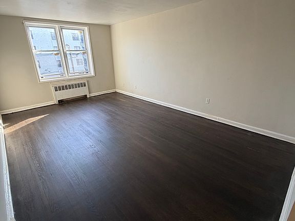 5th image of 116-118 Chancellor Ave APT 1