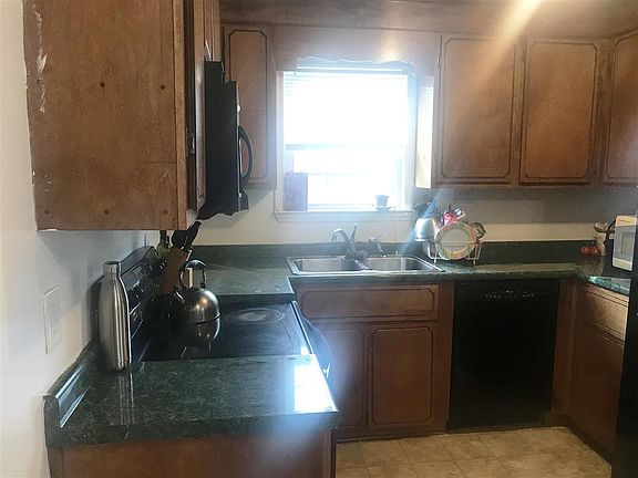 5th image of 120 Barnesdale Dr