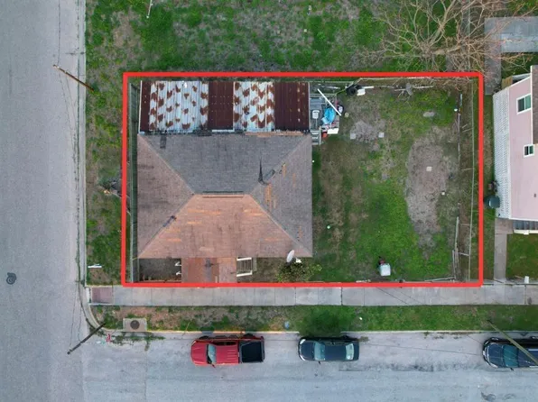 604 42nd St, Galveston, TX 77550