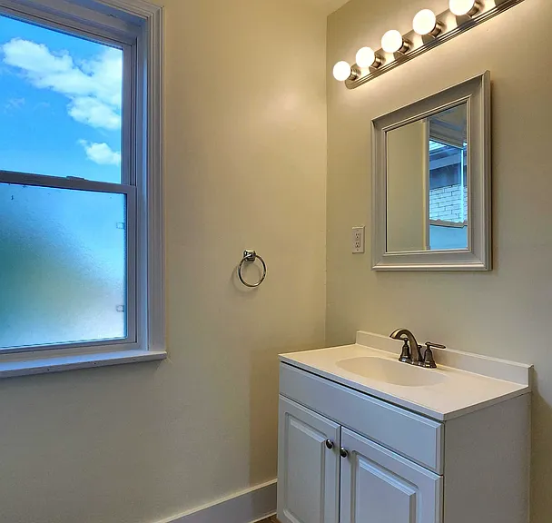 513 Margaret St — Photo 18