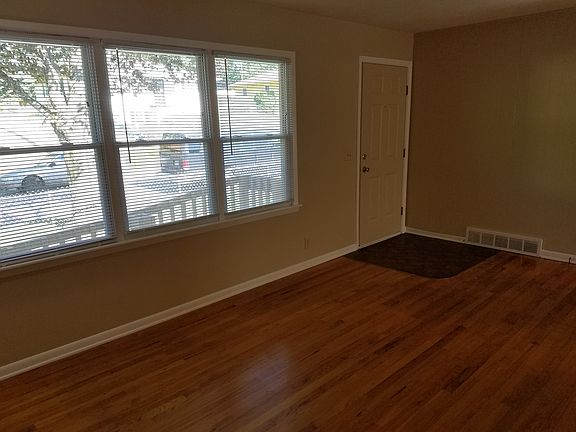 5th image of 5016 N 56th St
