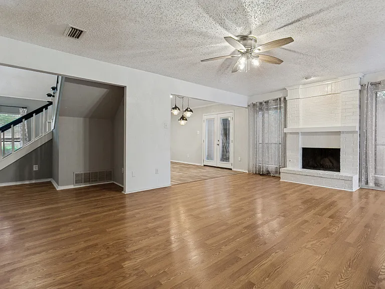 13238 Carthage Ln — Photo 6