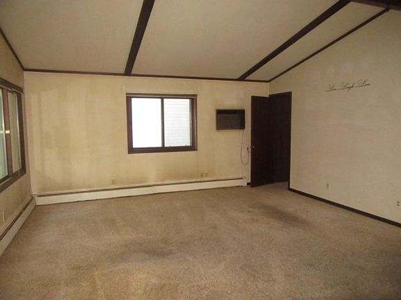 3rd image of 642 11th Ave N
