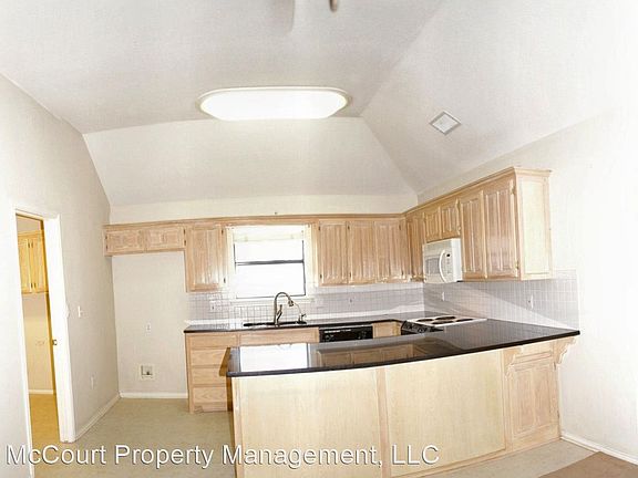 3rd image of 3412 Rosemont Dr