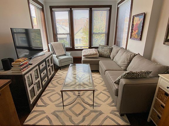 3rd image of 2529 W Medill Ave #2
