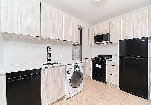 4th image of 198 2nd Ave #25