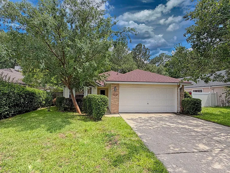 4271 Hanging Moss Dr — Photo 1