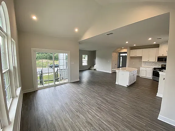 4701 Manor Crossing Pl — Photo 10