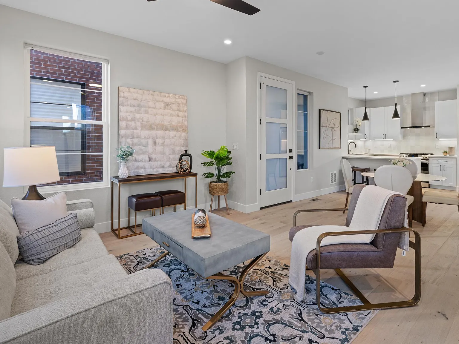 2 bed, 1717 sqft, $3,400 — Photo 3