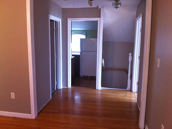 5th image of 246 Shaw St Floor 2