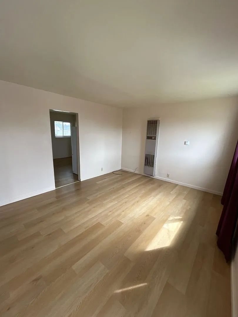 Cozy 2 Bed 1 Bath King Salmon home within walking distance to the beach — Photo 4