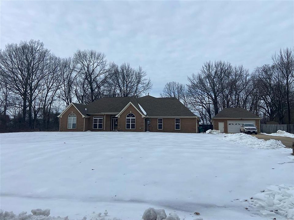 1st image of 520 McCormick Rd