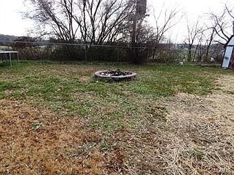 5th image of 1505 Roberts St