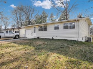 710 Hazelvalley Dr, Hazelwood, MO 63042