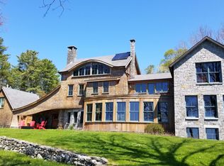 6 Bay View Dr, Freeport, ME 04032