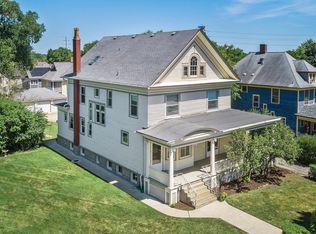 221 E Cossitt Ave, La Grange, IL