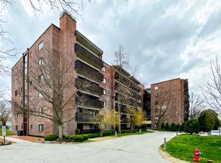 920 Vose Dr APT 304, Gurnee, IL