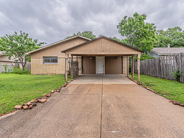 3728 Yosemite Dr — Photo 3
