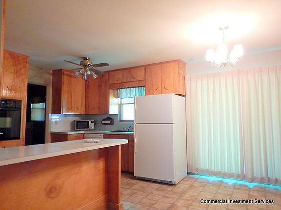 5th image of 3009 Wright Ave