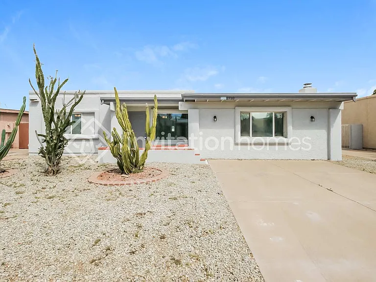 2710 W Minton Dr — Photo 1