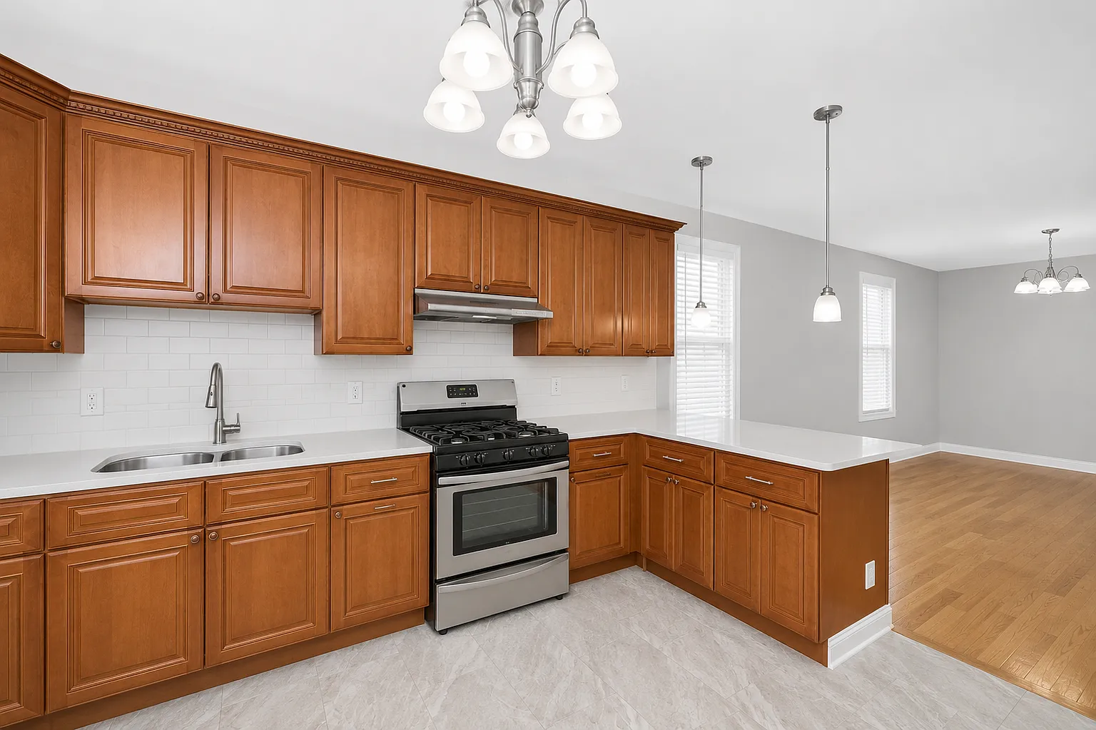 3 bed, 1166 sqft, $3,700 — Photo 2