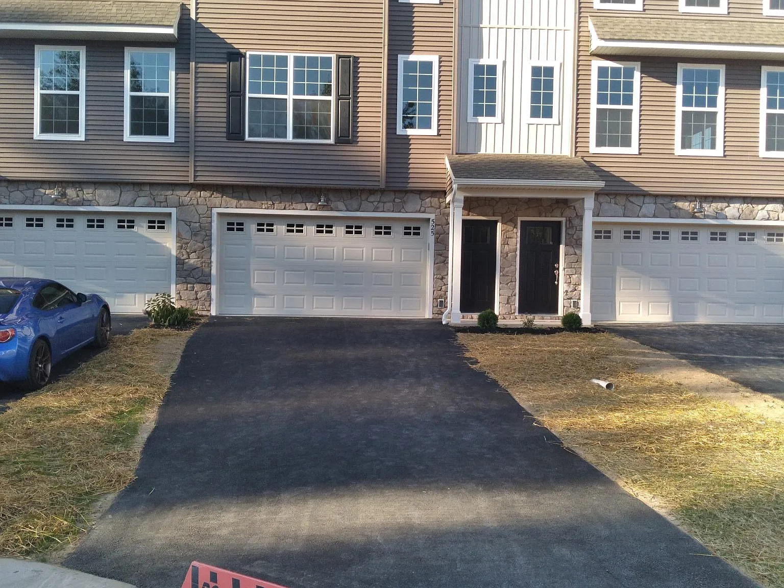 3 bed, 1861 sqft, $2,099 — Photo 1