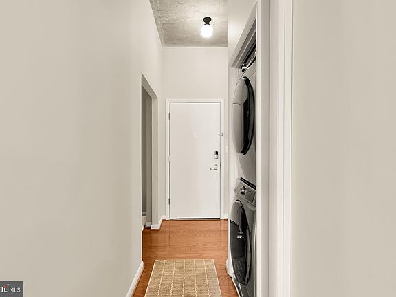 5th image of 1300 N St NW APT 809