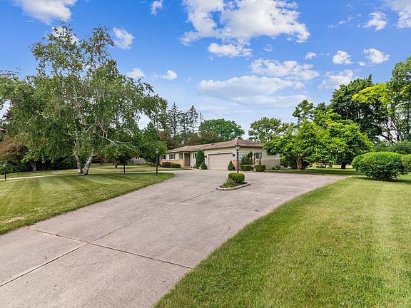 3rd image of 33774 Harlan Dr