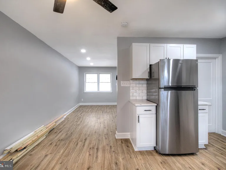 1327 Jackson St — Photo 10