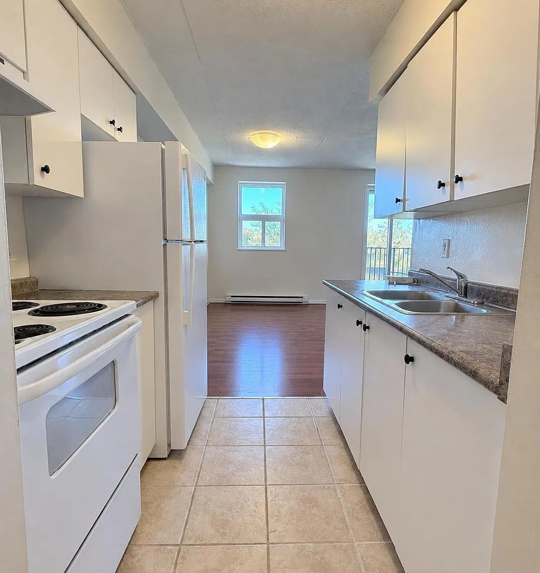 2 bed, $1,400 — Photo 2