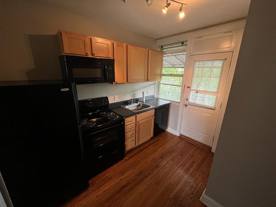 1st image of 1014 Oakview Pl #3