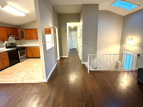 5th image of 40 Larch Dr