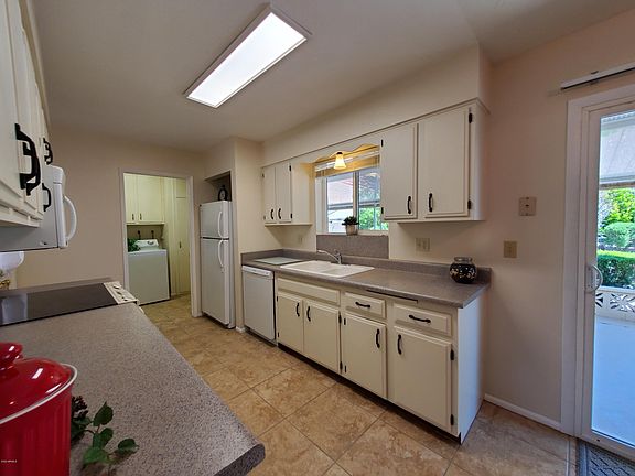 5th image of 10416 W Cinnebar Ave