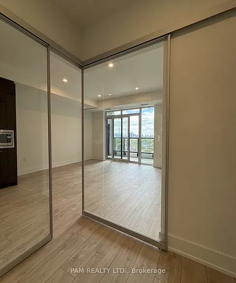 858 Dupont St #739 — Photo 12