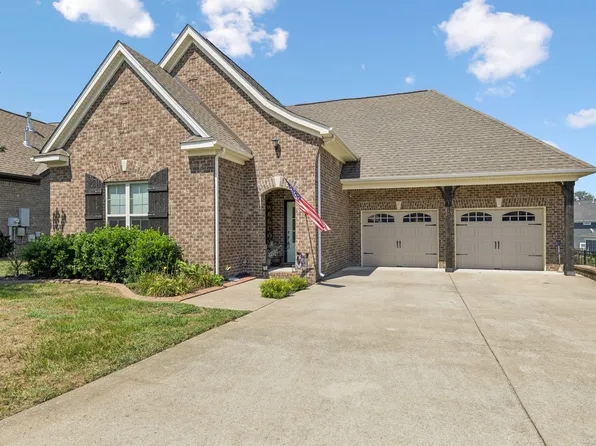 2304 Stockwood Trl, Thompsons Station, TN 37179